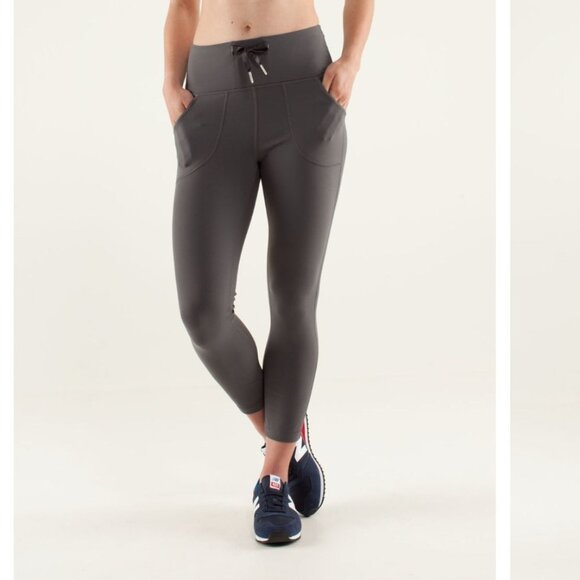 Lululemon Will Crop Vintage Luon Leggings Pockets Fold Down Waist Black Size 4 - Picture 1 of 8